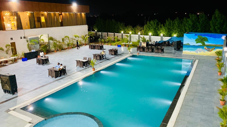 Swimming pool