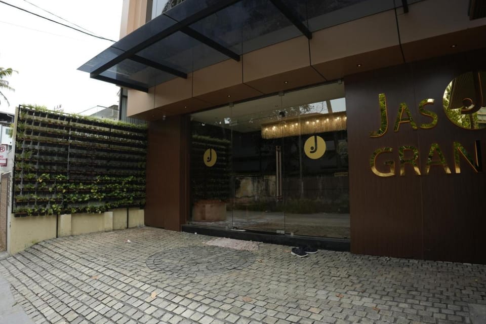 Jas Grand Inn Inn in Kochi