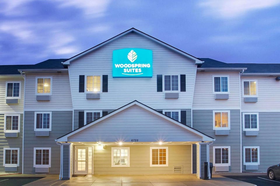 WoodSpring Suites Cincinnati Fairfield Hotel in Ohio
