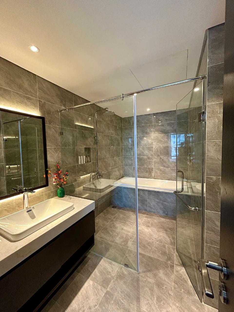 The Sapphire Ha Long S2 Hotel in Vietnam