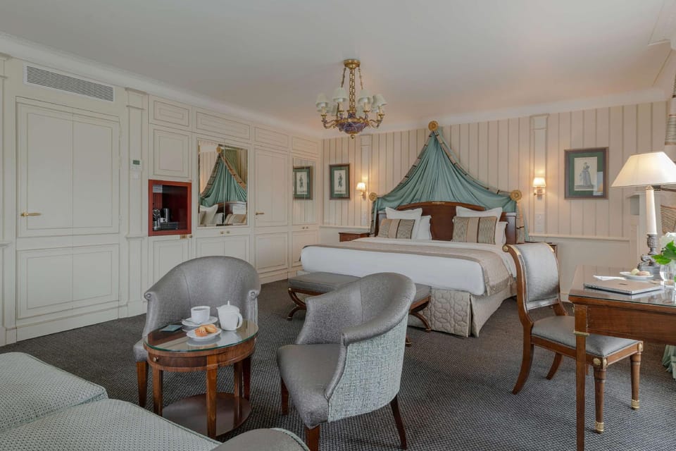 Suite room