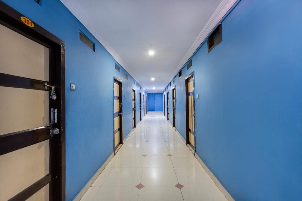 Hotel Swarna Mayuri Hotel in Guntur