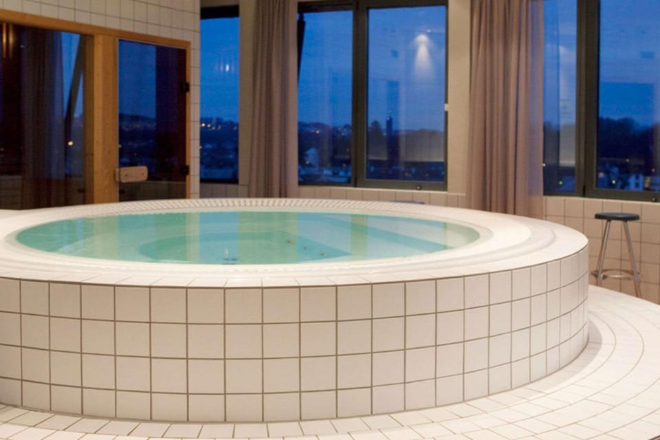 Hot tub