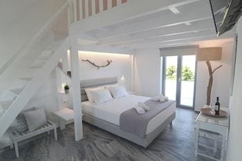 DL Santorini Hotel in Santorini