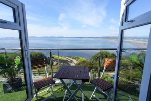 The Gaslight Inn Self Catering Holiday Apartments Rossnowlagh Donegal Hotel in County Donegal