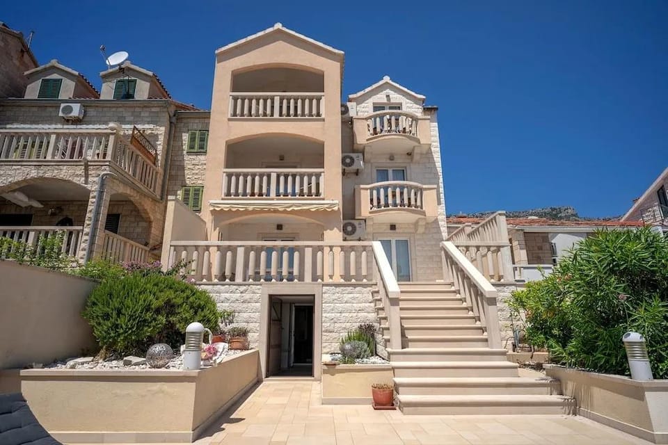 Hektorovic Hotel in Bol