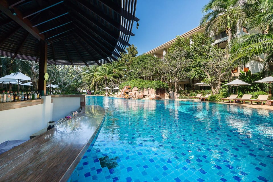 Poolside bar