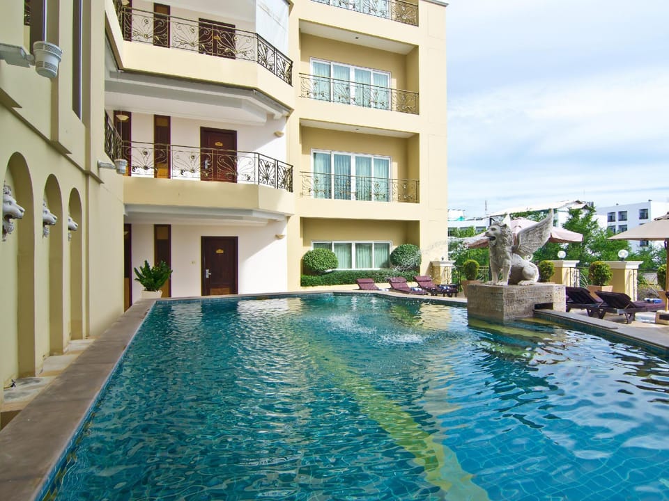 Swimming pool