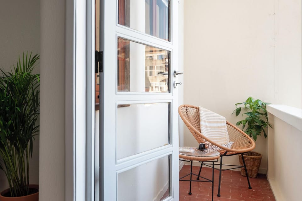 Breinr � Trendy and Spacious 3BR Family Home Hotel in Porto