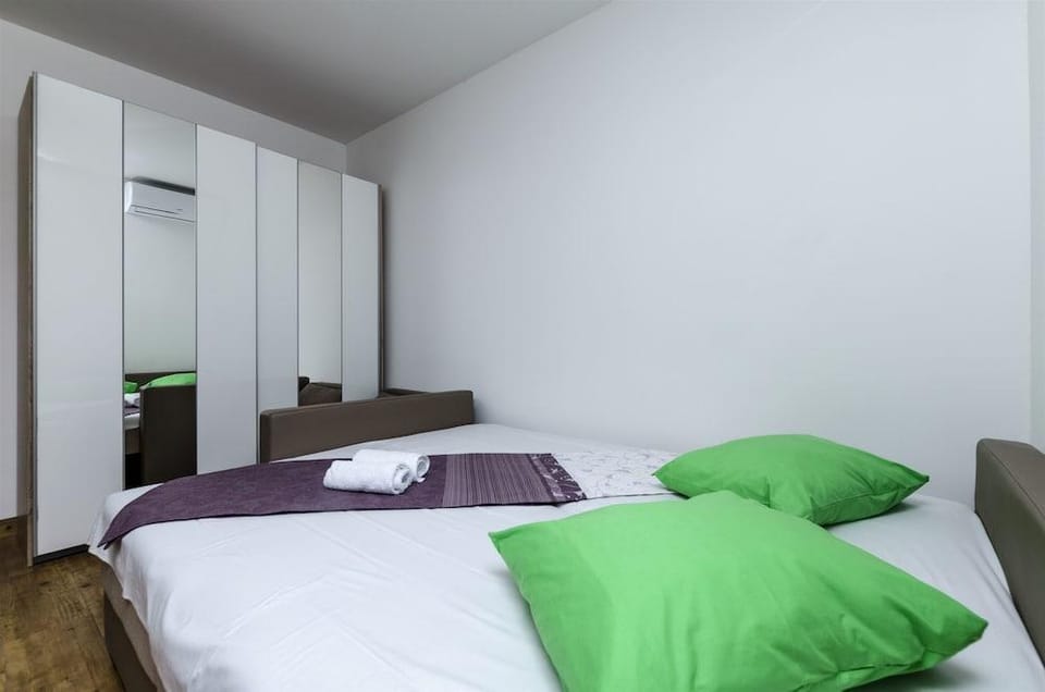 Apartments Lorenzo Hotel in Put Lokve