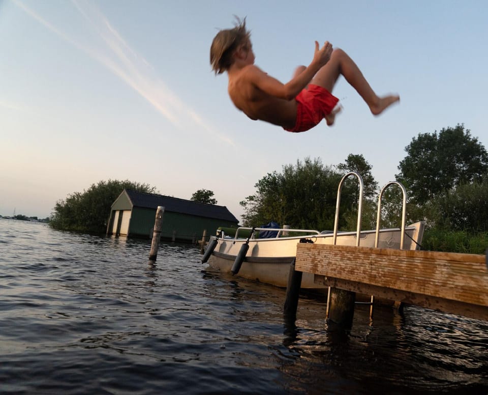 Waterlodge Tomke in Nes Hotel in Friesland, Netherlands