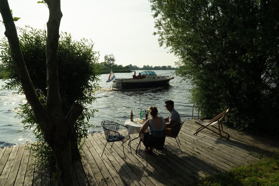 Waterlodge Tomke in Nes Hotel in Friesland, Netherlands