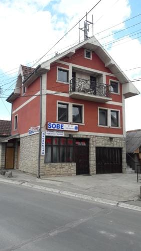 Mico NP Guest House Hotel in Serbia