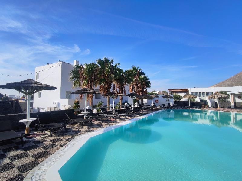 Sandy's Paradise Infinity Hotel in Perissa