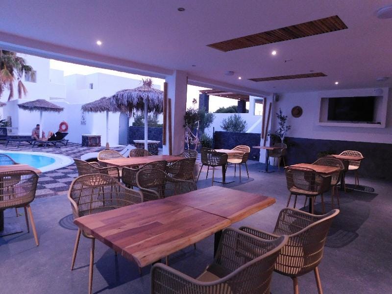 Sandy's Paradise Infinity Hotel in Perissa