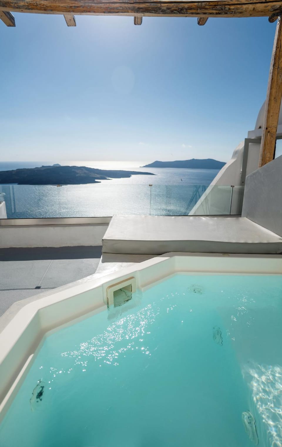 Cliff Aura Suites Hotel in Thera