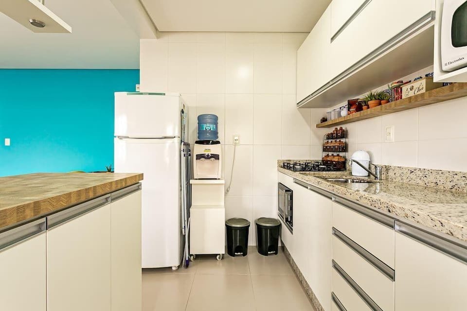 Apto 2Q e churrasq. 800m da praia de Jurerê SGA202 Hotel in Florianopolis