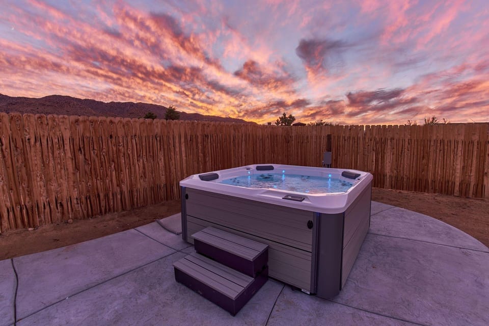Of Wine & Gods - Hot Tub, Bbq And Fire Pit! 3 Bedroom Home by RedAwning Hotel in Joshua Tree