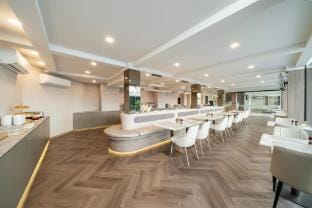 Surestay Plus By Bw Ramkhamhaeng Airport Rail Link Bangkok Hotel in Bangkok