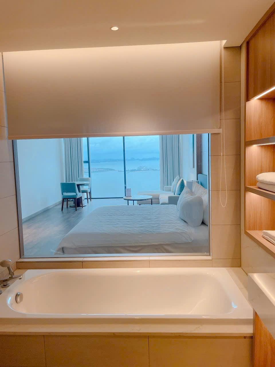 Bathtub