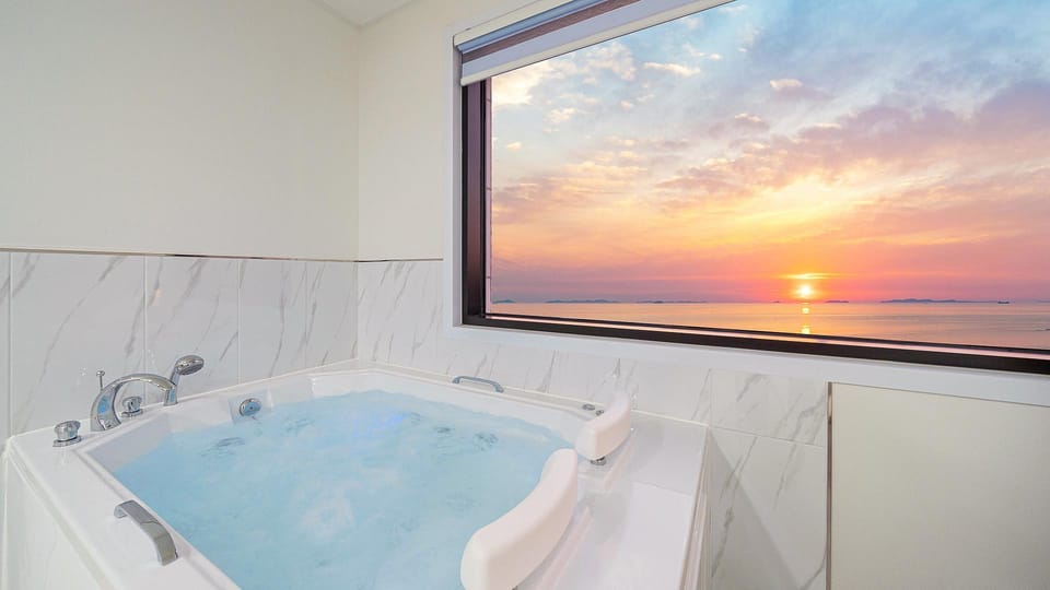 Boryeong Yeollinbadaro Pool Villa Hotel in South Korea