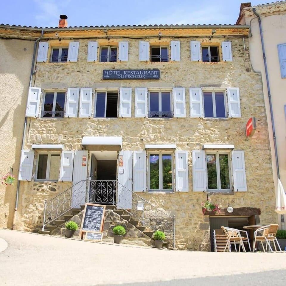 Hotel Restaurant du Pecheur Hotel in Auvergne-Rhône-Alpes
