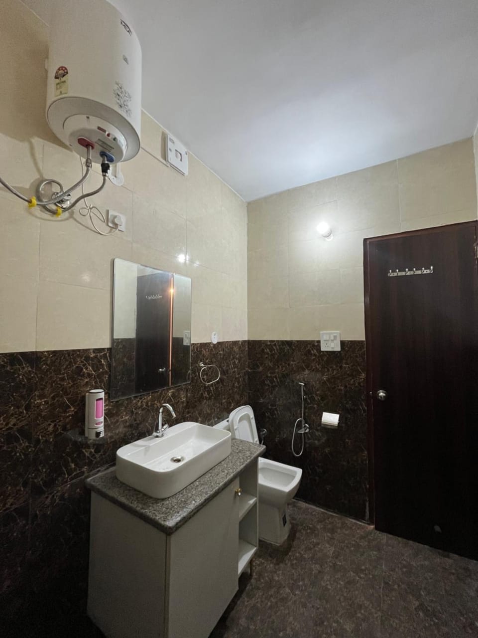 Hotel Luxe Cove  Hotel in Punjab, India