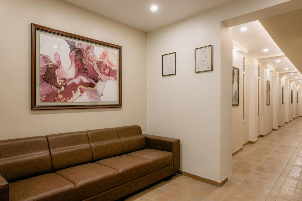 HOTEL COMFORT WORLD Nadiad Hotel in Gujarat