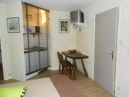 Les Locations du Puits Hotel in Brittany