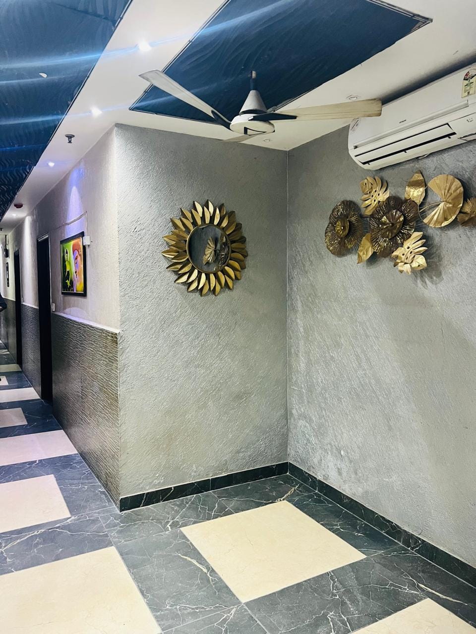 Hotel Yuvraj Inn Hotel in Noida