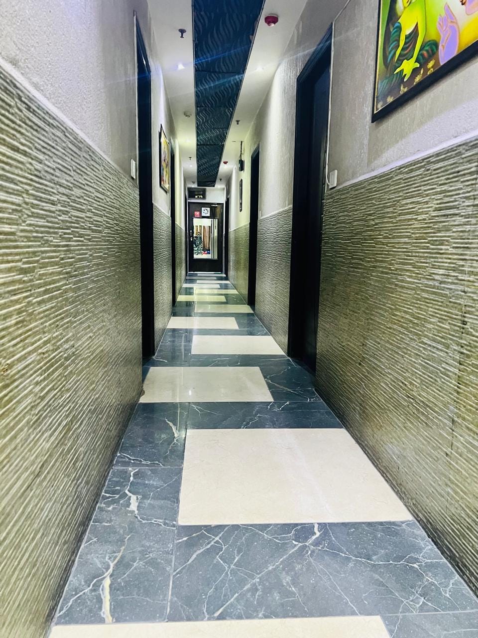 Hotel Yuvraj Inn Hotel in Noida