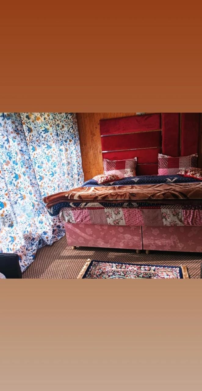 Hotel alpine resort pahalgam Hotel in Punjab