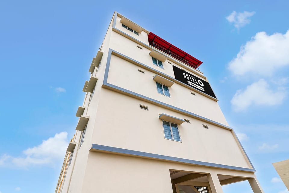 Super Hotel O Koritepadu Cheruvu Lakeview Formerly Aditya Grand Hotel in Guntur