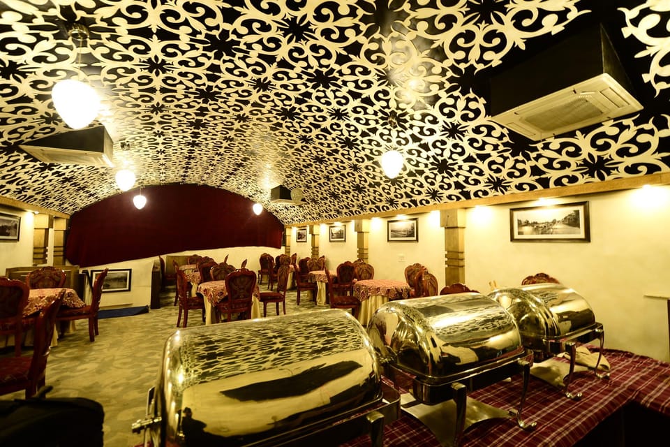 Hotel Aksa Srinagar Hotel in India