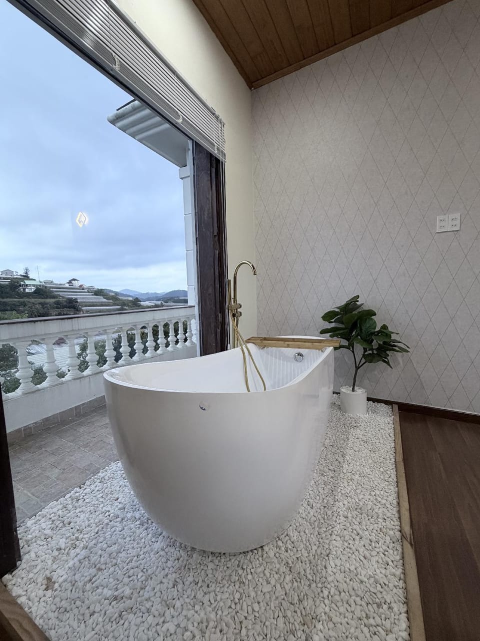Bathtub