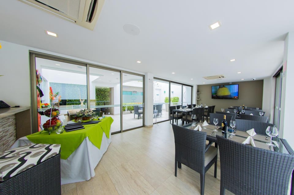 Varanasi Hotel Boutique Aeropuerto Hotel in Cartagena