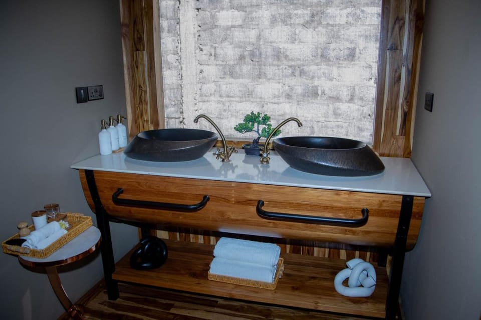 BECH Serengeti Luxury Camp Hotel in Tanzania