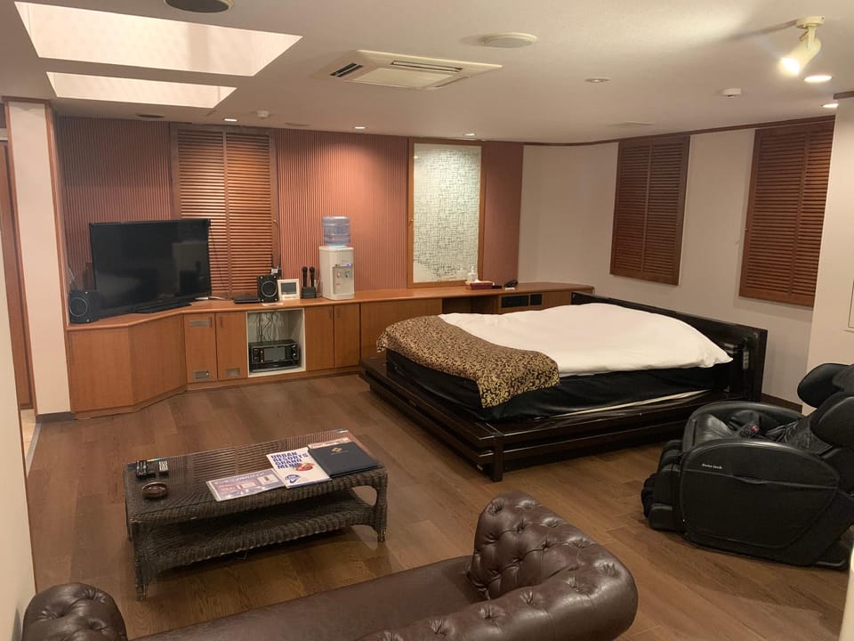 HOTEL Rplus 八千代 Love hotel in Chiba Prefecture
