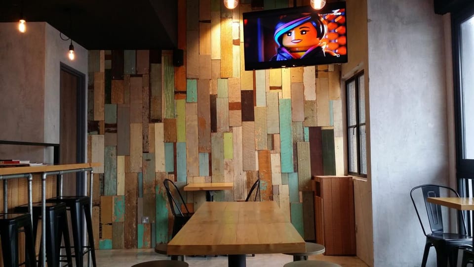Shared lounge/TV area