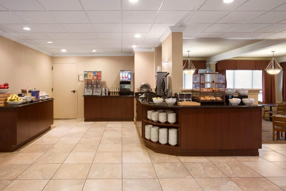 Wingate by Wyndham Jacksonville FL Hotel in Jacksonville
