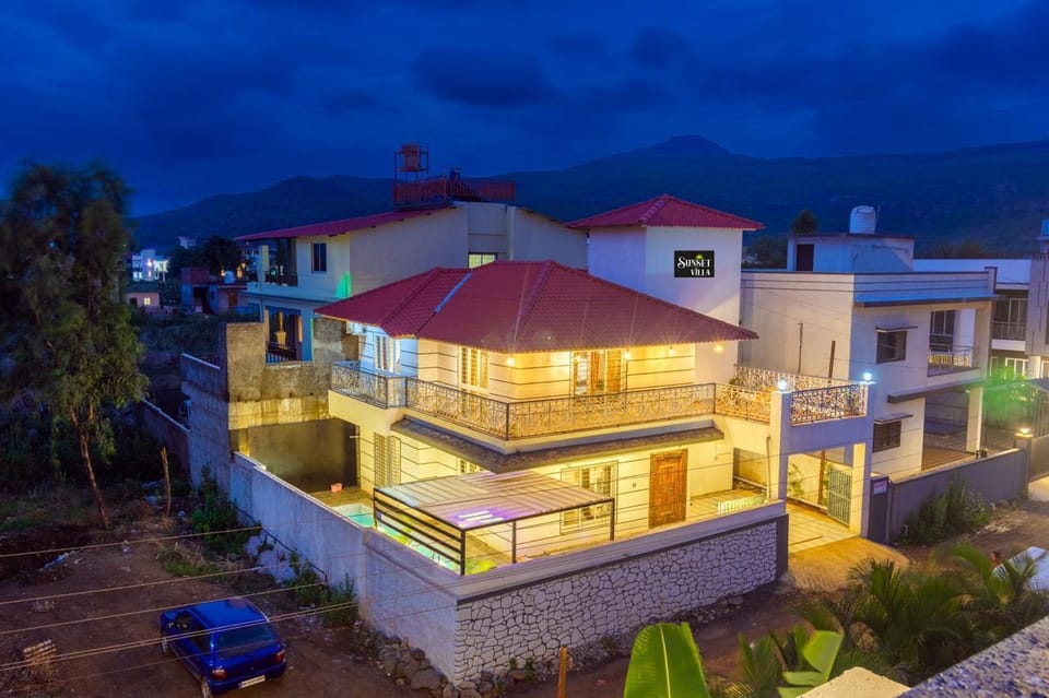 Sun Set Villa Hotel in Maharashtra
