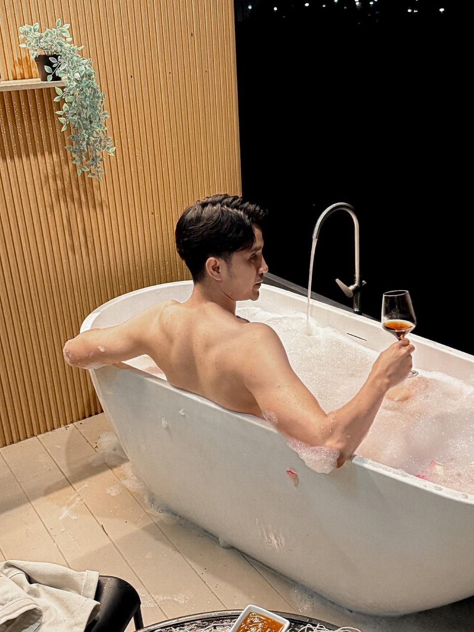 Bathtub
