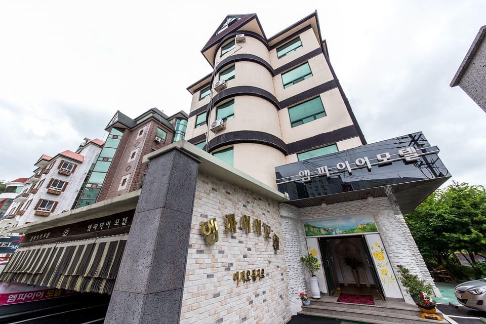 Cheonan Empire Motel in Seoul