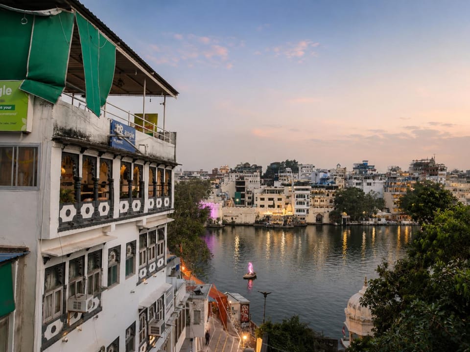 White Nest Udaipur - Stay Above the City of Lakes, Old City Hotel in Udaipur