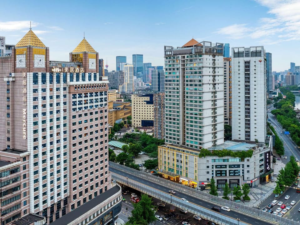 Mercure Chengdu Tianfu Square Hotel in Chengdu