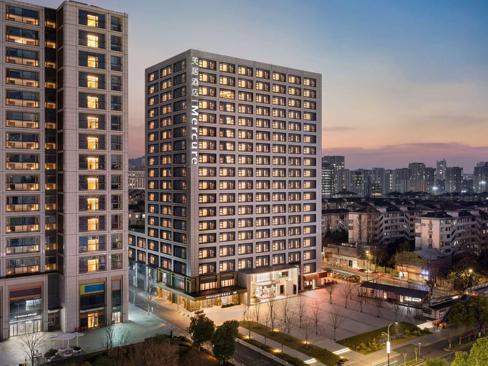 Mercure Hangzhou Wenyi Road Hotel in Hangzhou
