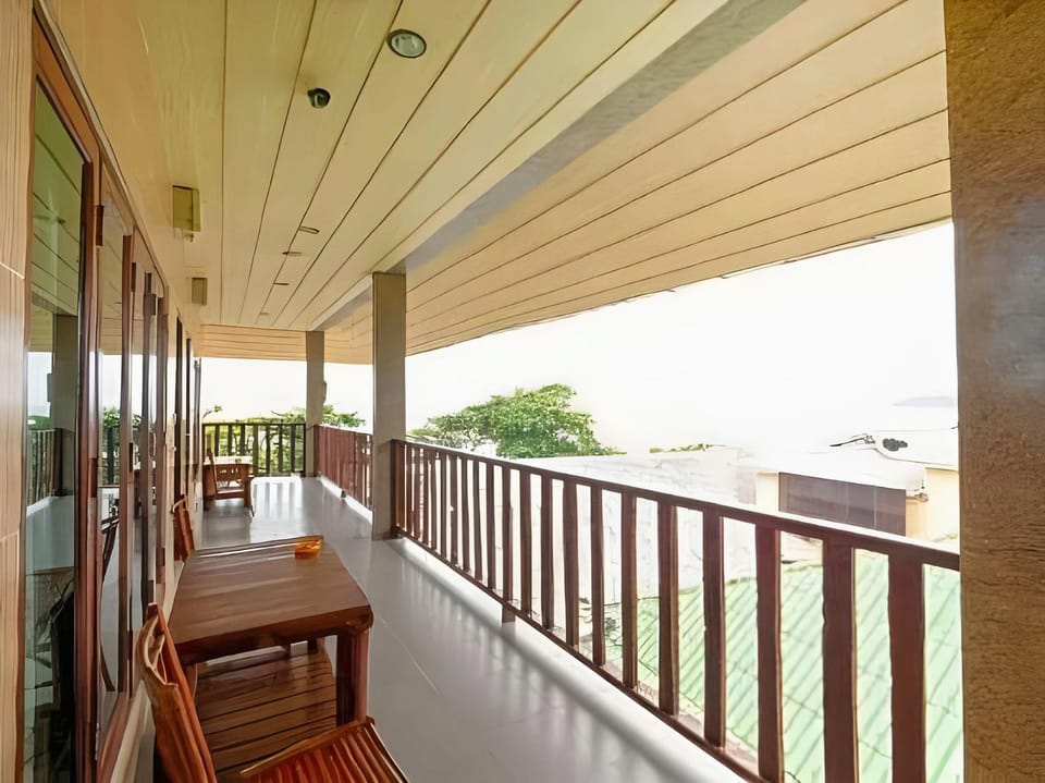Saikaew Villa 65 Hotel in Phe