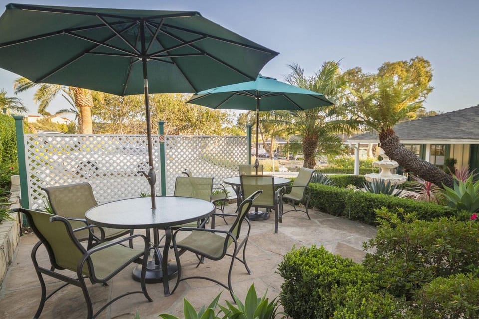 Coast Village Inn Motel in Montecito