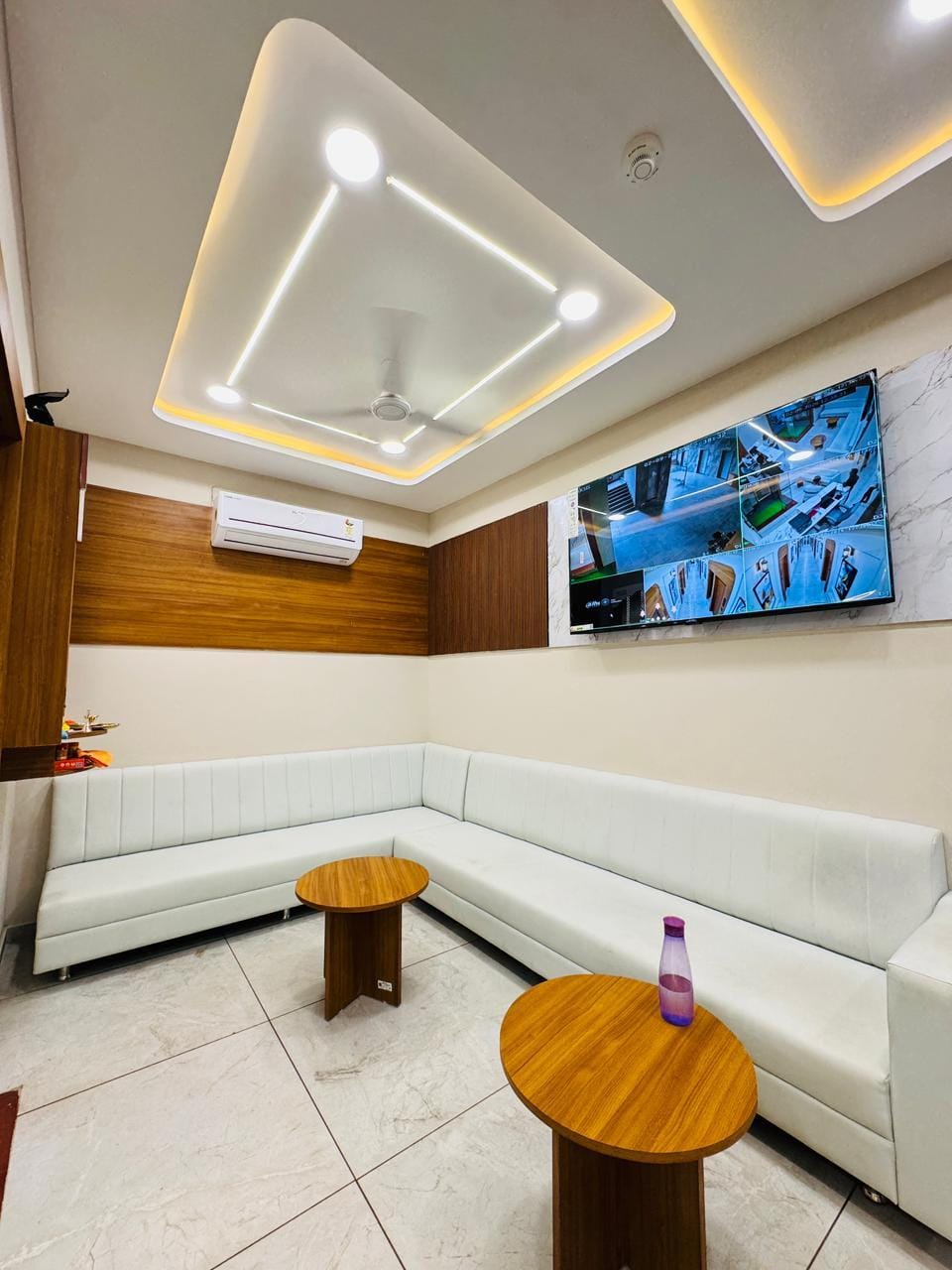 Hotel Signature in Hotel in Gandhinagar