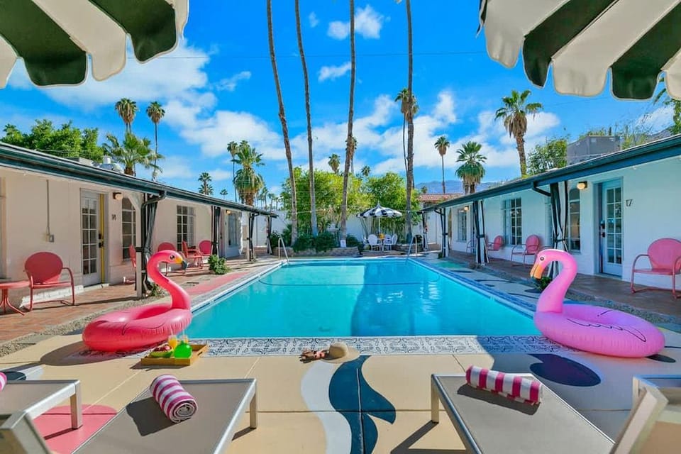 Spirit of Sofia 11bd Hotel in Palm Springs